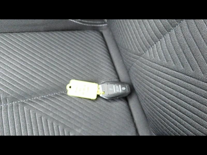 Occasion PEUGEOT 308 1.2 PureTech 110ch S&S Active Pack 2022 Vert Olivine (M) 14991 € à Longeville-lès-Saint-Avold