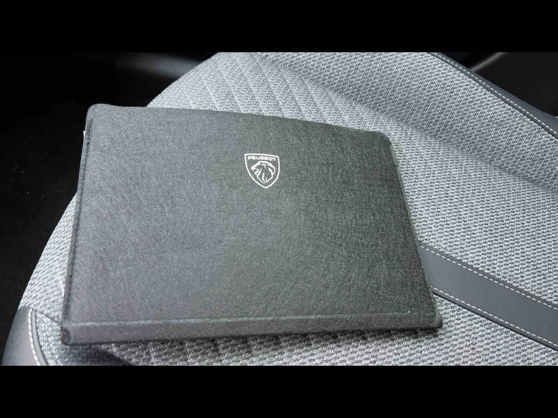 Occasion PEUGEOT 208 1.2 Hybrid 110ch Allure e-DCS6 2025 Blanc Okénite (M) 20991 € à Longeville-lès-Saint-Avold