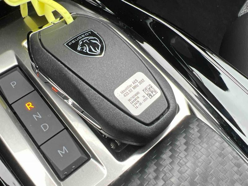 Occasion PEUGEOT 2008 1.2 Hybrid 145ch Allure e-DCS6 2025 Gris Artense (M) 27990 € à Longeville-lès-Saint-Avold