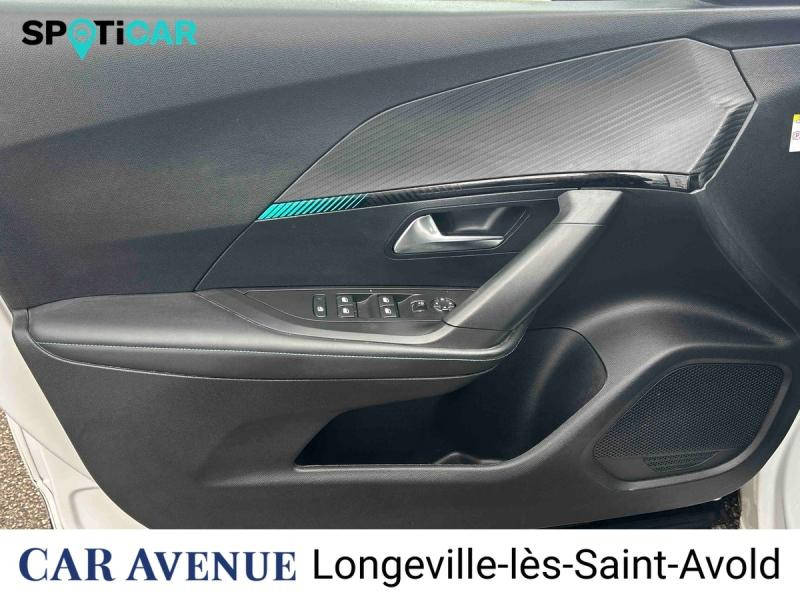 Occasion PEUGEOT 2008 1.2 PureTech 130ch S&S Allure EAT8 2023 Blanc Nacré (N) 16490 € à Longeville-lès-Saint-Avold