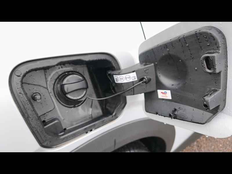 Occasion PEUGEOT 3008 1.2 Hybrid 145ch GT e-DCS6 2025 Blanc Okénite (M) 36490 € à Longeville-lès-Saint-Avold