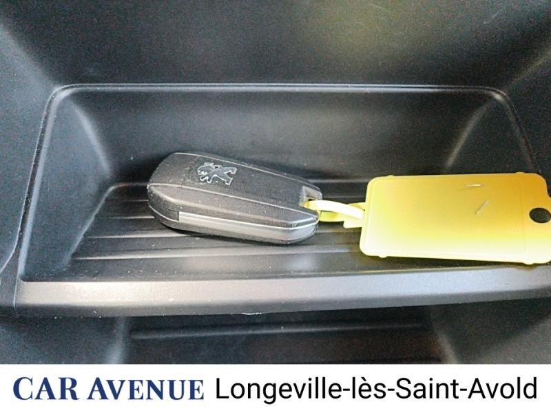 Used PEUGEOT 208 1.2 PureTech 75ch S&S Active Pack 2022 Jaune € 12990 in Longeville-lès-Saint-Avold