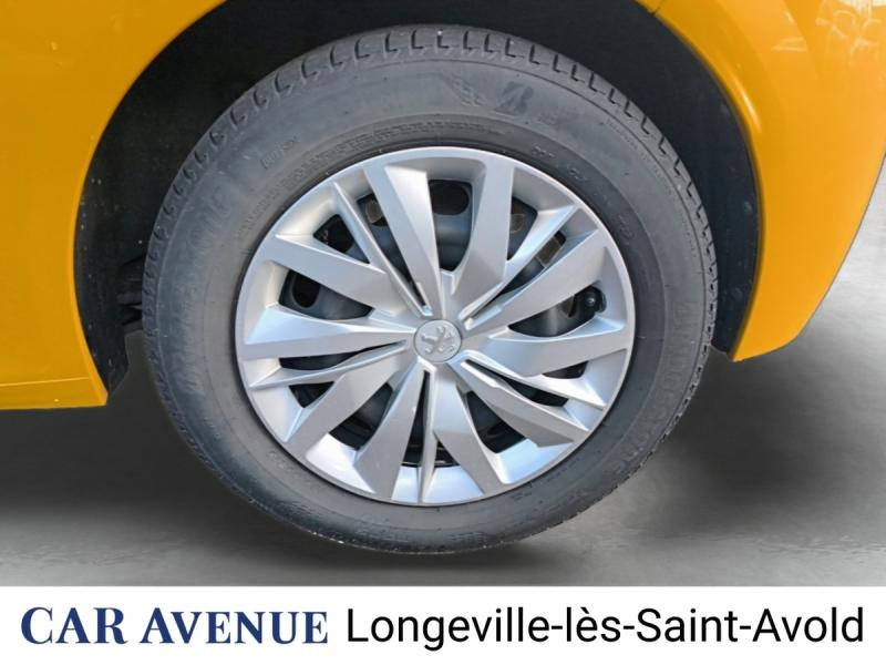 Used PEUGEOT 208 1.2 PureTech 75ch S&S Active Pack 2022 Jaune € 12990 in Longeville-lès-Saint-Avold
