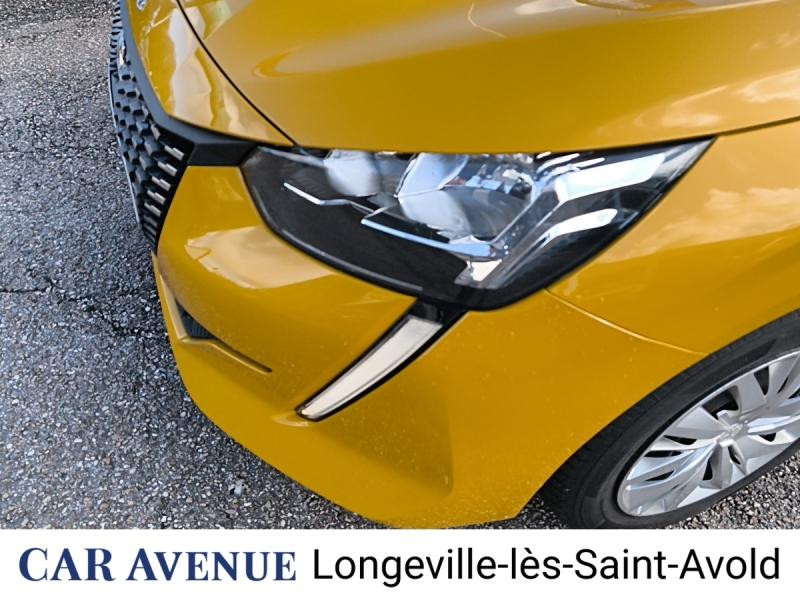 Used PEUGEOT 208 1.2 PureTech 75ch S&S Active Pack 2022 Jaune € 12990 in Longeville-lès-Saint-Avold
