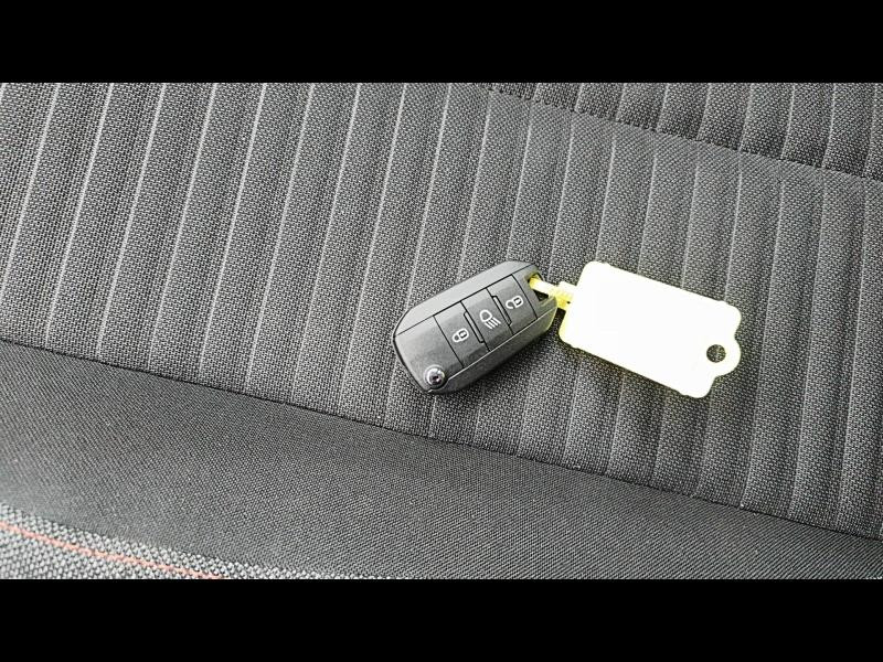 Used PEUGEOT 208 1.2 PureTech 75ch S&S Active 2020 Gris Artense € 10790 in Longeville-lès-Saint-Avold