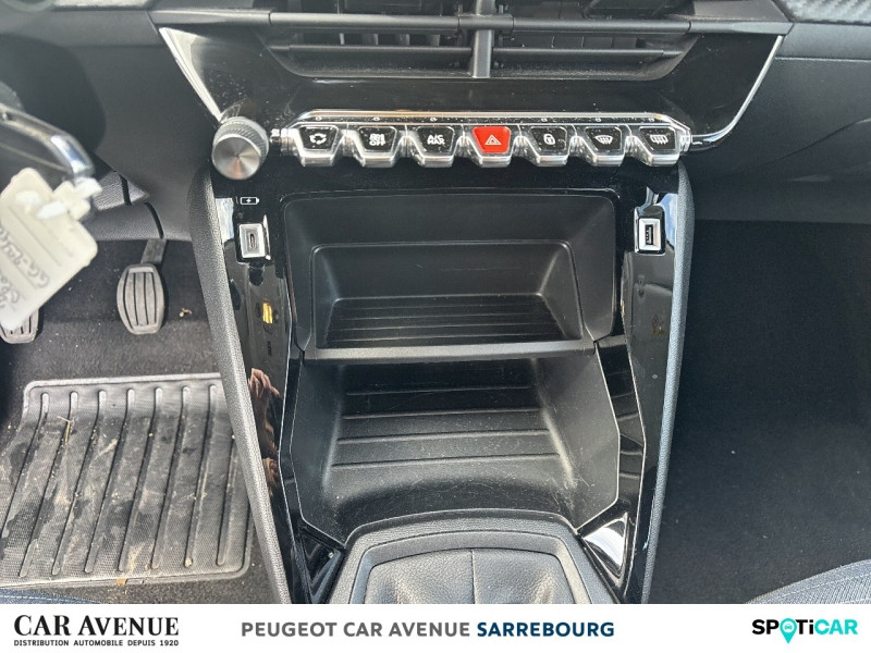 Used PEUGEOT 208 Affaire 1.2 PureTech 75ch S&S Premium 2022 Blanc Banquise € 7990 in Sarrebourg