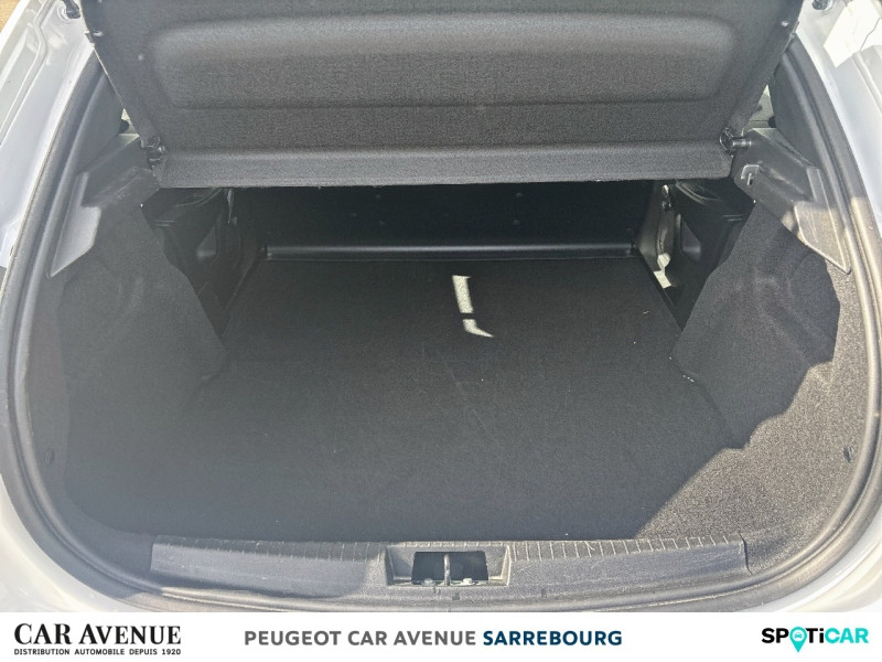 Used PEUGEOT 208 Affaire 1.2 PureTech 75ch S&S Premium 2022 Blanc Banquise € 7990 in Sarrebourg