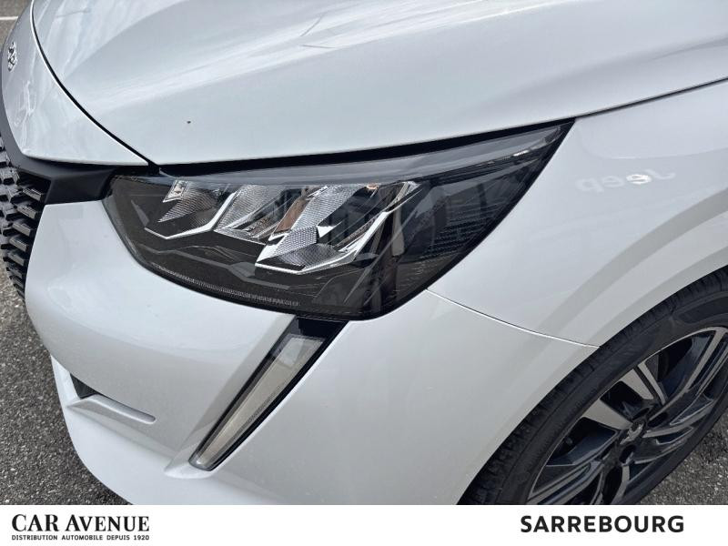 Occasion PEUGEOT 208 1.2 PureTech 100ch S&S Allure EAT8 2023 Blanc Banquise (O) 16590 € à Sarrebourg