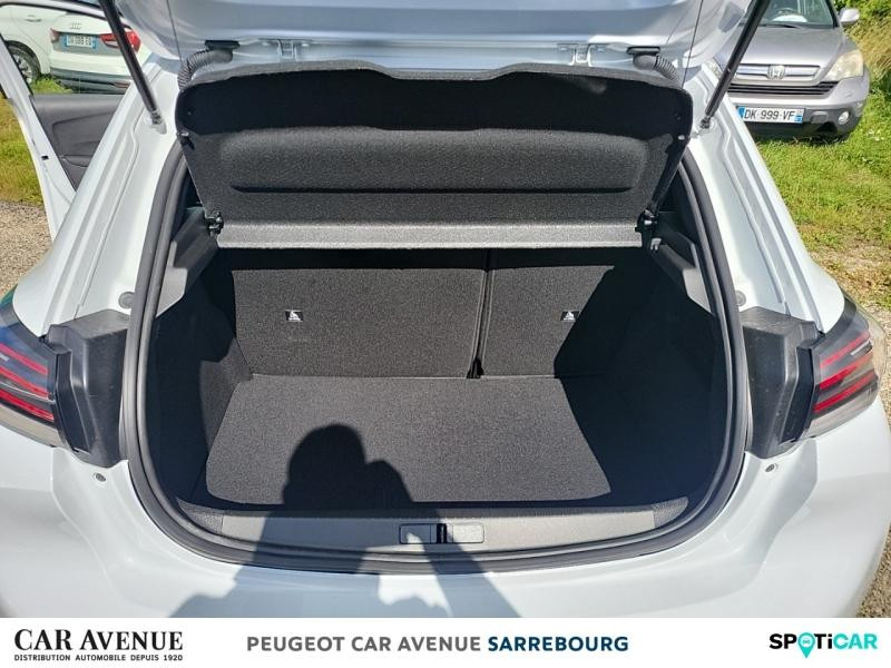 Used PEUGEOT 208 1.2 Hybrid 110ch Style e-DCS6 2025 Blanc Okénite (M) € 21900 in Sarrebourg