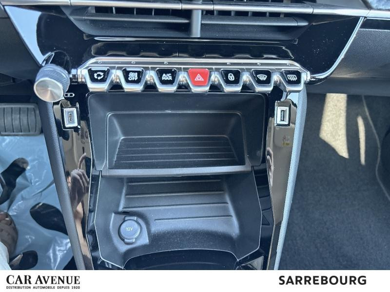 Used PEUGEOT 208 e-208 136ch Style 2023 Blanc Banquise (O) € 16900 in Sarrebourg