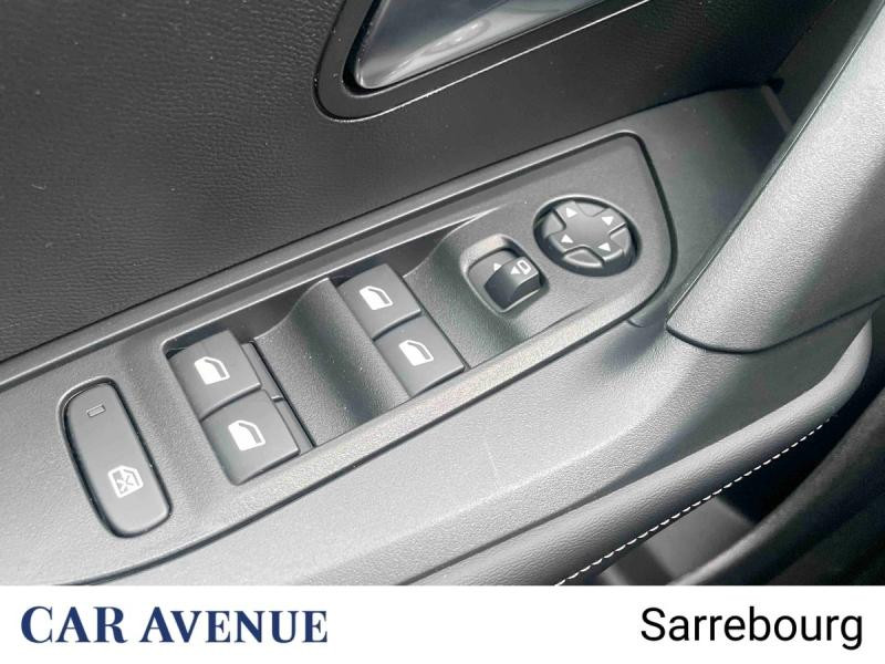 Occasion PEUGEOT 2008 1.2 Hybrid 145ch Allure e-DCS6 2025 Blanc Okénite (M) 27990 € à Sarrebourg