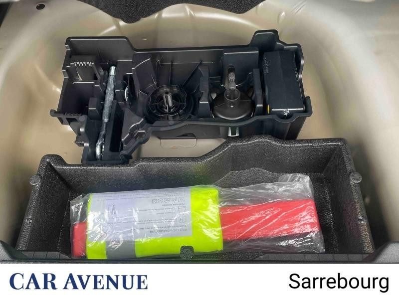 Occasion PEUGEOT 2008 1.2 Hybrid 145ch Allure e-DCS6 2025 Blanc Okénite (M) 27990 € à Sarrebourg