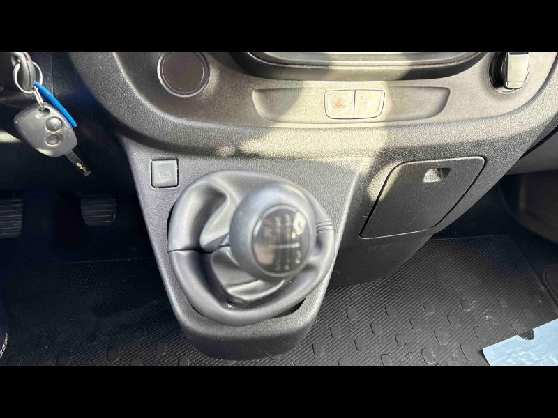 Occasion RENAULT Trafic Combi L1 1.6 dCi 120ch Zen 8 places Euro6d-T 2019 Rouge Magma 19900 € à Sarrebourg