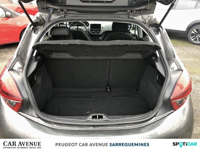 Used PEUGEOT 208 1.2 PureTech 82ch E6.2 Evap Active 5p 2019 Gris Platinium € 8390 in Sarreguemines
