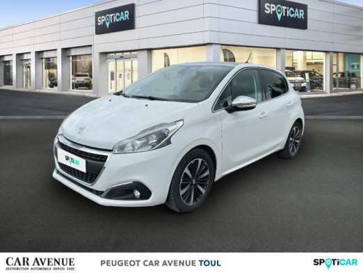 Used PEUGEOT 208 1.2 PureTech 82ch E6.c Allure 5p 2019 Blanc Banquise € 12,495 in Toul
