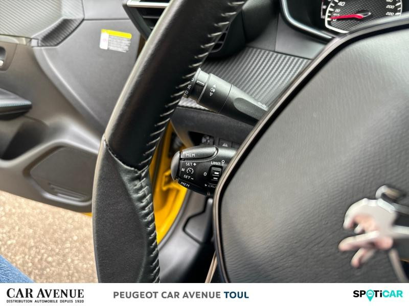 Occasion PEUGEOT 208 1.2 PureTech 100ch S&S Allure 2021 Jaune Faro 12249 € à Toul