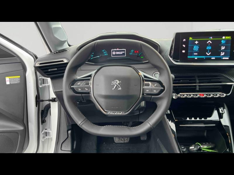 Occasion PEUGEOT 208 e-208 136ch Allure 2023 Blanc Banquise (O) 21622 € à Toul