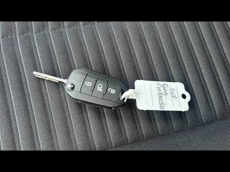 Occasion PEUGEOT 208 1.2 PureTech 100ch S&S Active EAT8 2019 Gris Artense 13785 € à Toul