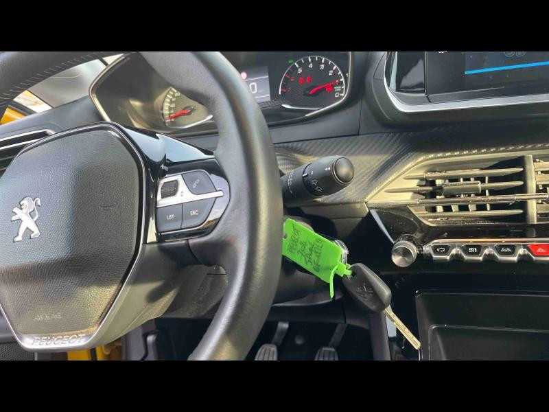 Occasion PEUGEOT 208 1.2 PureTech 100ch S&S Style 2022 Jaune 14114 € à Toul