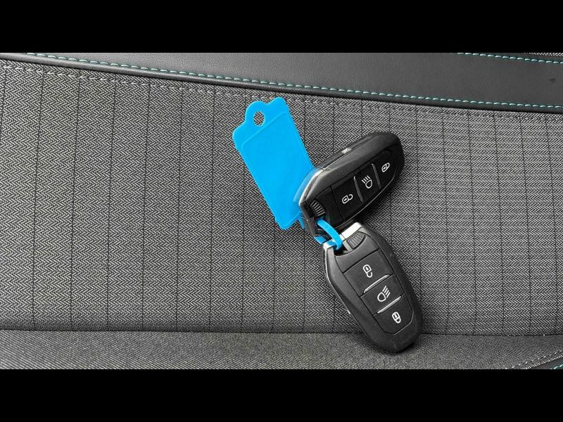 Occasion PEUGEOT 208 1.2 PureTech 100ch S&S Allure EAT8 2022 Noir Perla Nera (M) 14561 € à Toul