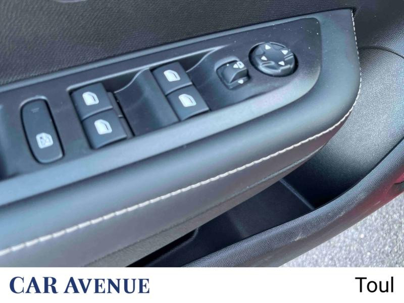 Occasion PEUGEOT 208 1.2 Hybrid 100ch Allure e-DCS6 2024 Rouge Elixir (V) 19891 € à Toul