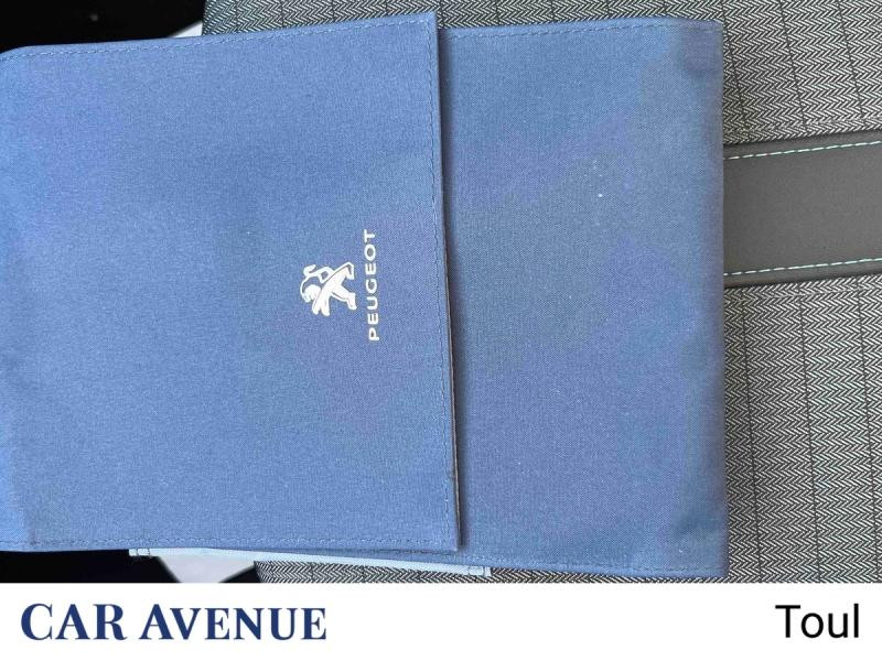 Occasion PEUGEOT 208 1.2 PureTech 100ch S&S Allure 118g 2021 Noir Perla Nera (M) 12658 € à Toul