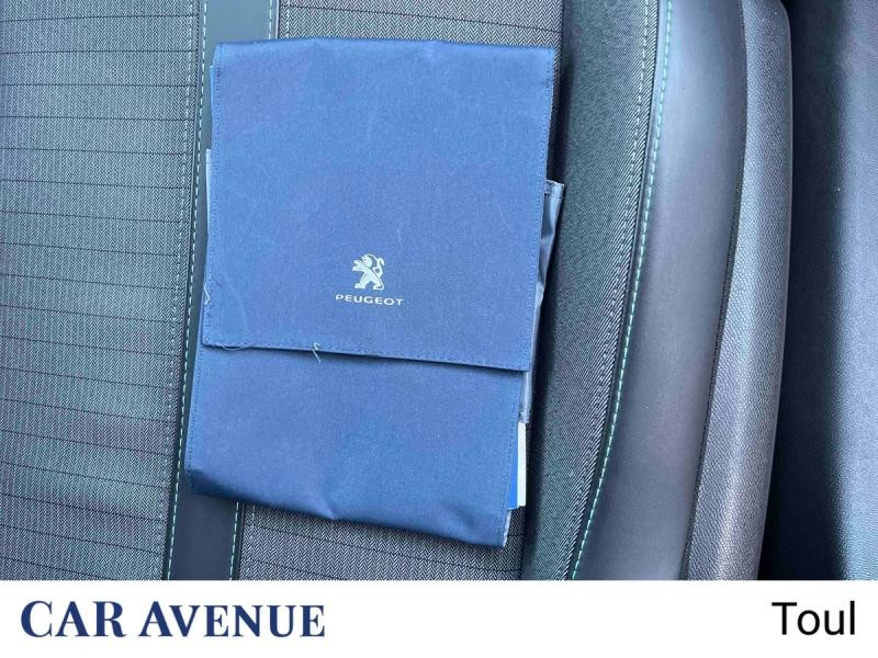 Occasion PEUGEOT 208 1.2 Hybrid 100ch Allure e-DCS6 2024 Rouge Elixir (V) 19891 € à Toul