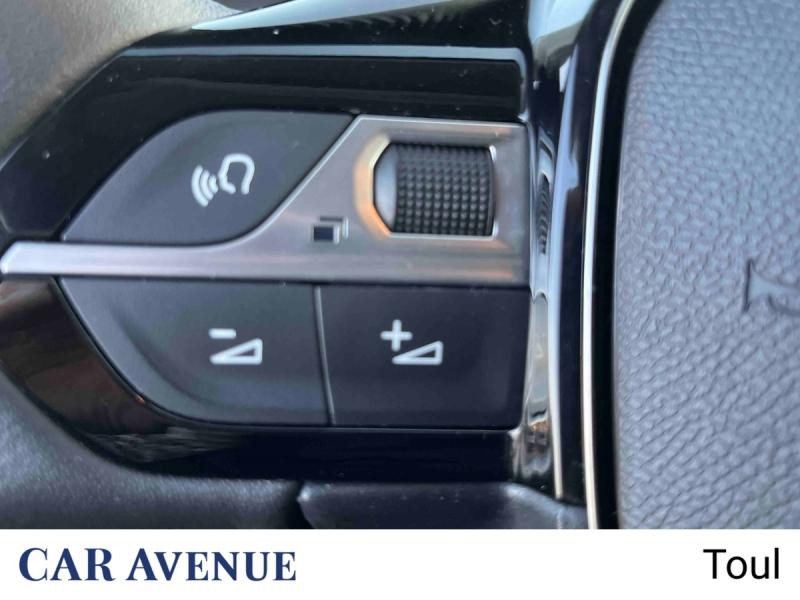 Occasion PEUGEOT 208 1.2 Hybrid 100ch Allure e-DCS6 2024 Rouge Elixir (V) 19891 € à Toul