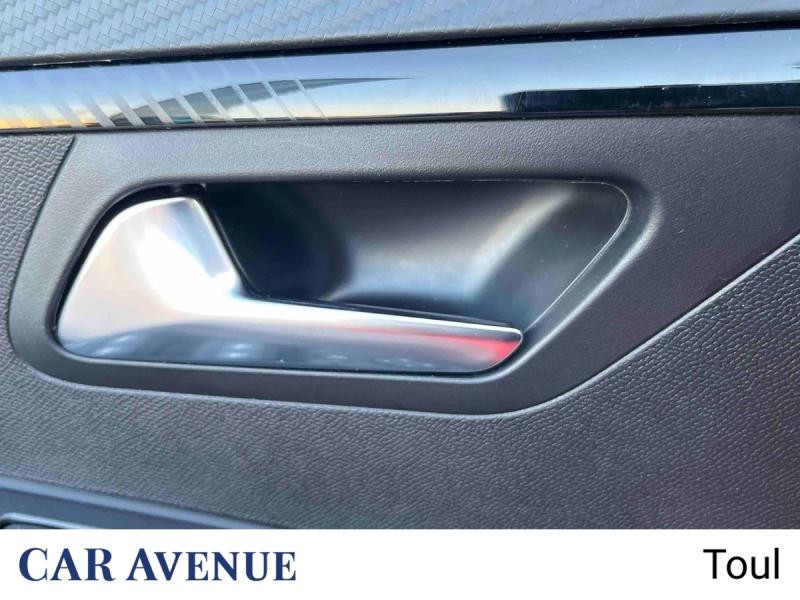 Occasion PEUGEOT 208 1.2 Hybrid 100ch Allure e-DCS6 2024 Rouge Elixir (V) 19891 € à Toul