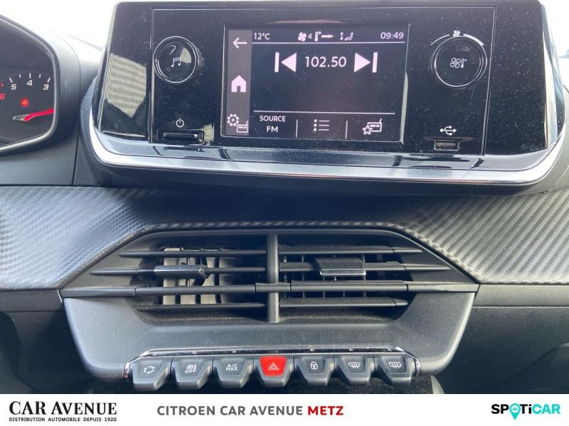 Used PEUGEOT 208 1.2 PureTech 75ch S&S Like 119g 2020 Blanc Banquise € 9490 in Metz