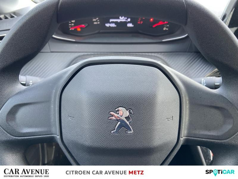 Used PEUGEOT 208 1.2 PureTech 75ch S&S Like 119g 2020 Blanc Banquise € 9490 in Metz