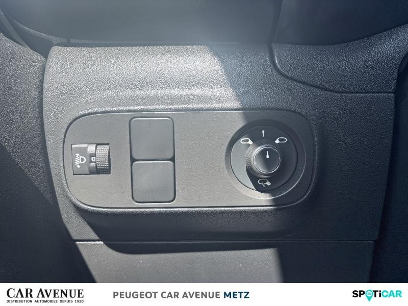 Used CITROEN C3 1.2 PureTech 83ch S&S Feel Pack 2021 Blanc Banquise (O) - Noir Onyx € 10990 in Metz