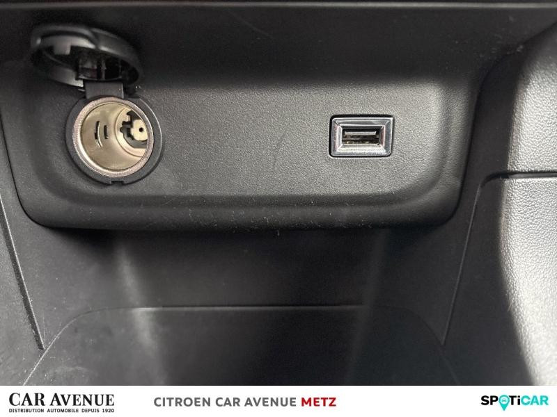 Used CITROEN C3 1.2 PureTech 83ch S&S Feel Pack 2020 Blanc Banquise (O) - Bleu Emeraude € 9890 in Metz