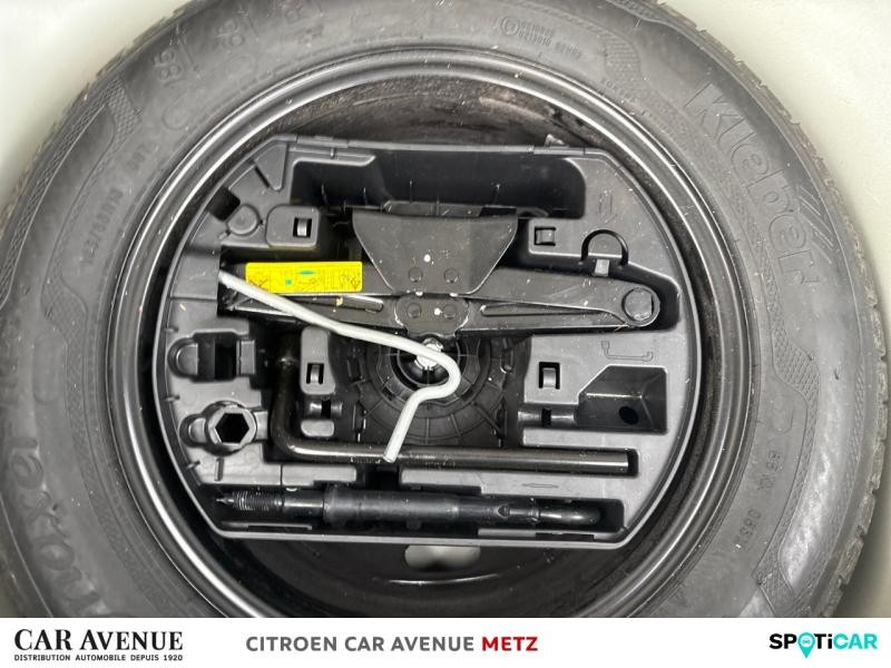 Used CITROEN C3 1.2 PureTech 83ch S&S Feel Pack 2020 Blanc Banquise (O) - Bleu Emeraude € 9890 in Metz