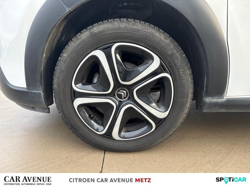 Used CITROEN C3 1.2 PureTech 83ch S&S Feel Pack 2020 Blanc Banquise (O) - Bleu Emeraude € 9890 in Metz