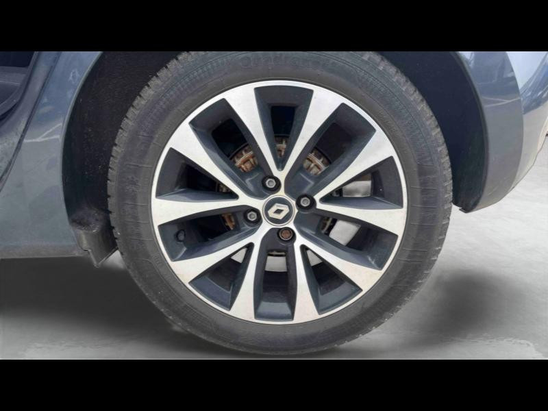 Used RENAULT Clio 1.0 TCe 100ch Zen 2020 Blanc € 13940 in Metz