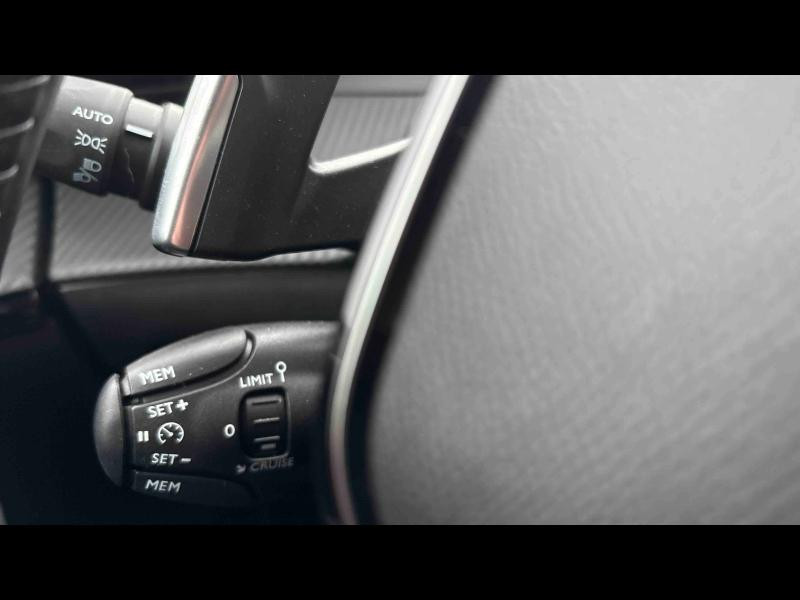 Occasion PEUGEOT 208 1.2 Hybrid 100ch Allure e-DCS6 2025 Blanc Banquise (O) 21440 € à Metz