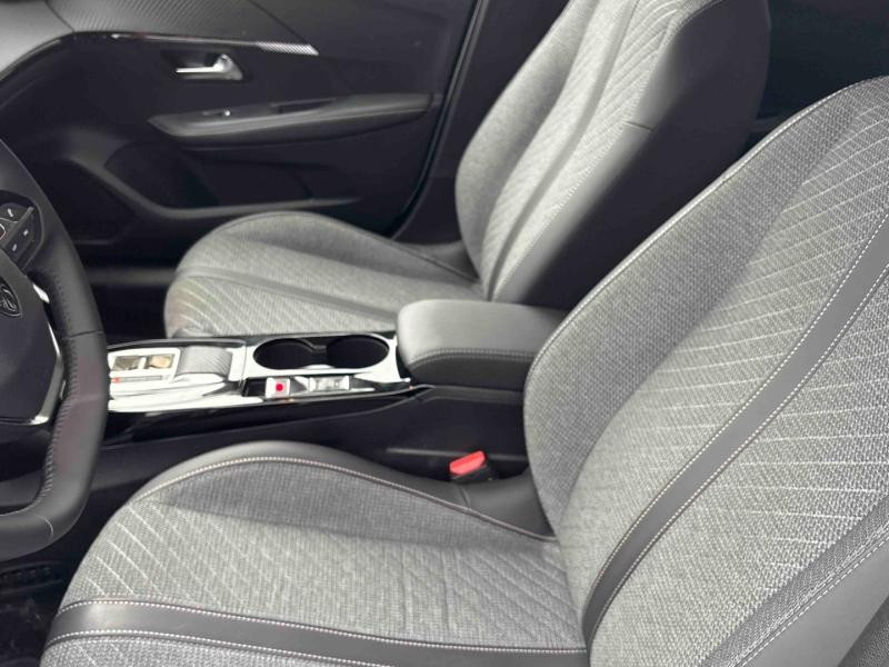 Occasion PEUGEOT 208 1.2 Hybrid 100ch Allure e-DCS6 2025 Blanc Banquise (O) 21440 € à Metz