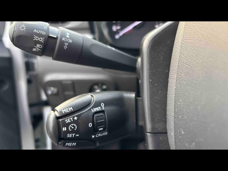 Used CITROEN C3 1.2 PureTech 83ch S&S C-Series 123g 2023 Blanc Banquise (O) € 11490 in Metz