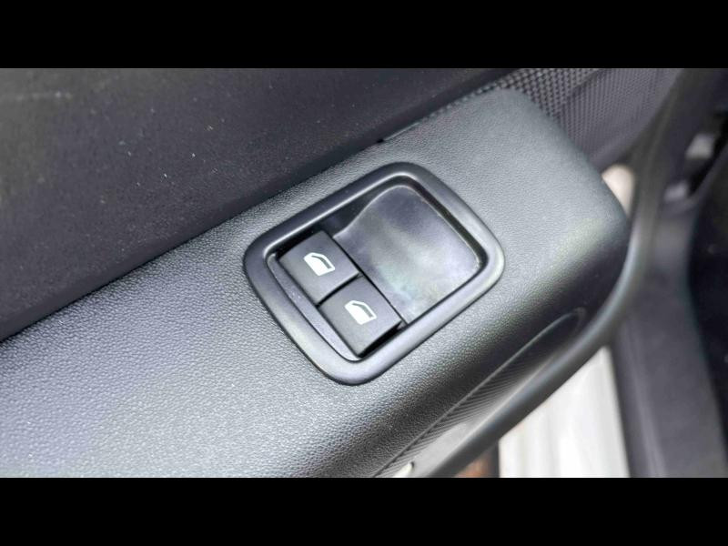 Used CITROEN C3 1.2 PureTech 83ch S&S C-Series 123g 2023 Blanc Banquise (O) € 11490 in Metz