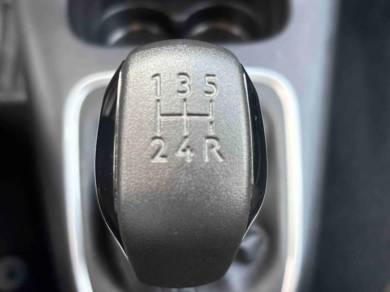 Used CITROEN C3 1.2 PureTech 83ch S&S C-Series 123g 2023 Blanc Banquise (O) € 11490 in Metz