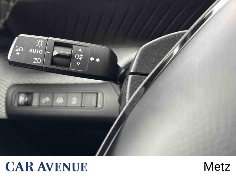 Used CITROEN C3 1.2 Turbo 100ch MAX 2024 Bright Blue (M) -  Toit Noir Perla Nera € 17790 in Metz