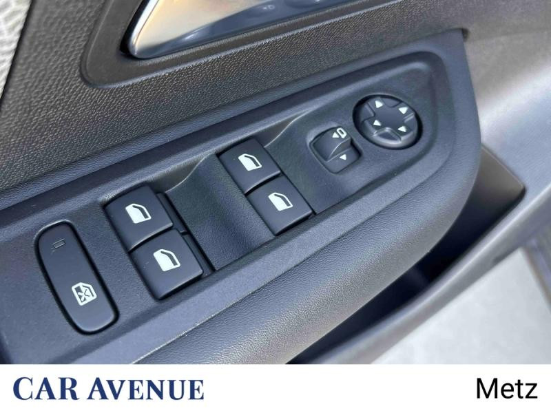 Used CITROEN C4 BlueHDi 130ch S&S C-Series EAT8 2023 Gris Acier (M) € 20890 in Metz
