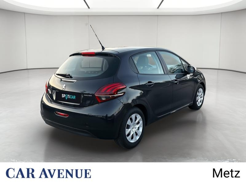 Used PEUGEOT 208 1.2 PureTech 68ch E6.c Like 5p 2018 Noir Perla Nera € 8190 in Metz