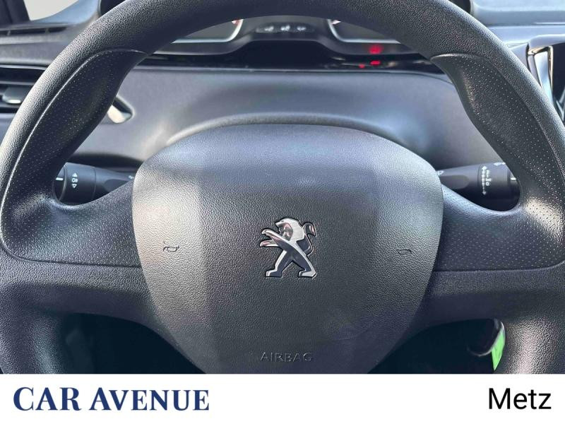 Used PEUGEOT 208 1.2 PureTech 68ch E6.c Like 5p 2018 Noir Perla Nera € 8190 in Metz