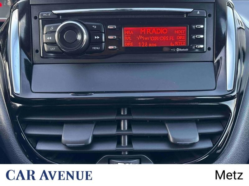 Used PEUGEOT 208 1.2 PureTech 68ch E6.c Like 5p 2018 Noir Perla Nera € 8190 in Metz