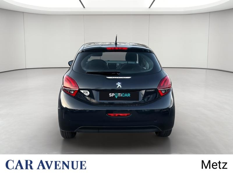 Used PEUGEOT 208 1.2 PureTech 68ch E6.c Like 5p 2018 Noir Perla Nera € 8190 in Metz