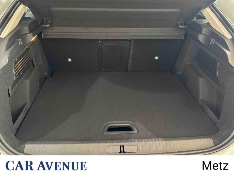 Used CITROEN C4 1.2 Hybride 145ch S&S MAX Automatique 2025 Blanc Okénite (M) € 34800 in Metz