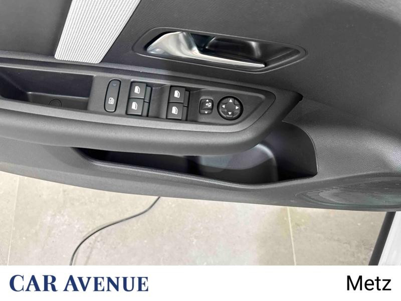 Used CITROEN C4 1.2 Hybride 145ch S&S MAX Automatique 2025 Blanc Okénite (M) € 34800 in Metz