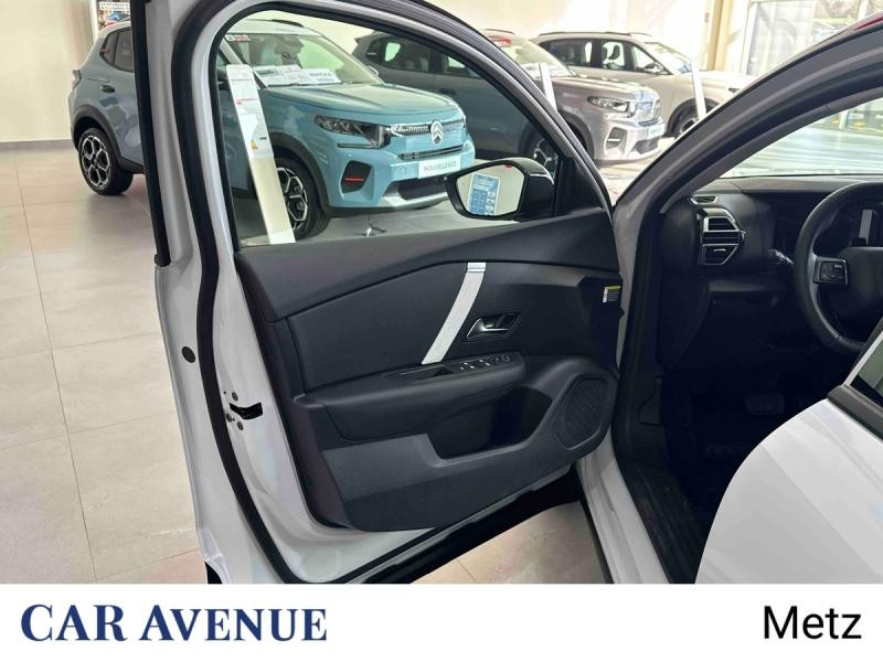 Used CITROEN C4 1.2 Hybride 145ch S&S MAX Automatique 2025 Blanc Okénite (M) € 34800 in Metz